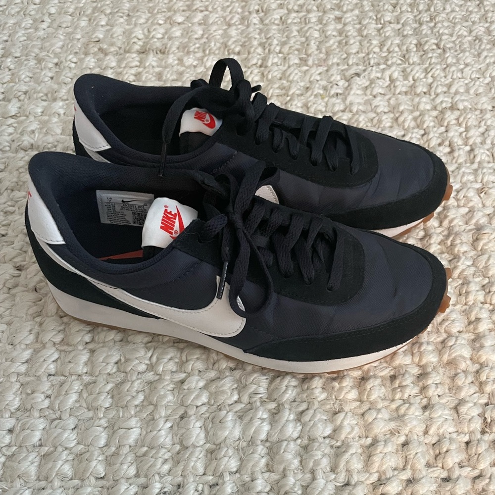Nike tennis shoes